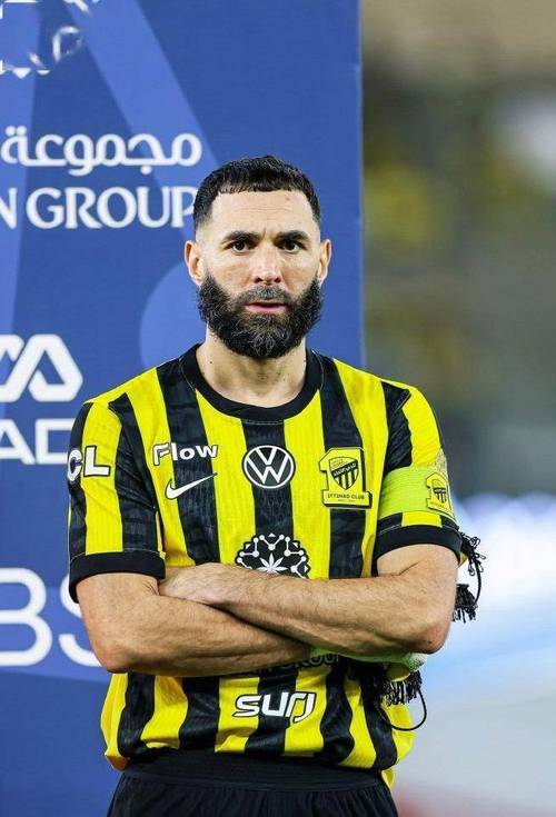 阿斯头版：吉达联合提出大幅降薪续约，本泽马认为这是羞辱