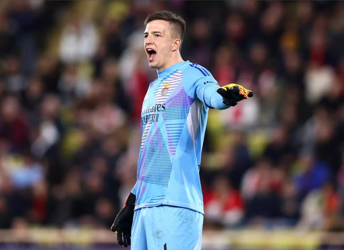 本菲卡门将特鲁宾读秒破门助队晋级；居莱尔失误频频屡失球权