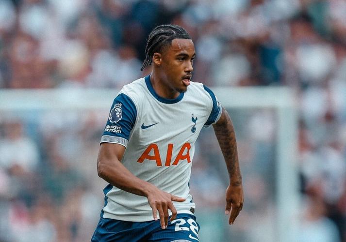 半场：法兰克福0-0热刺，奥多贝尔中框