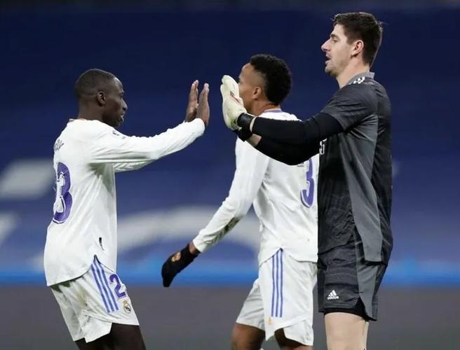 跟队：门迪有望赶上1/4决赛次回合对阵拜仁，库瓦出战较难