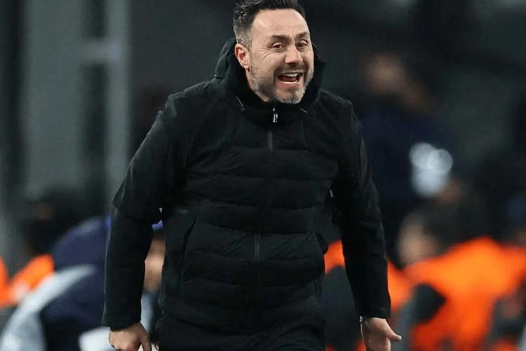 霍德尔：德泽尔比执教每队都没超过18个月，5年合同我想不通插图